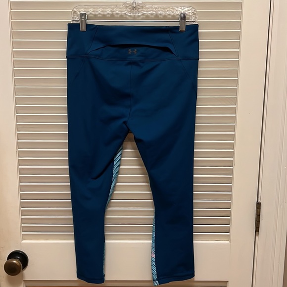 Armour Athletic Leggings/ Exercise / Running
Pants in Teal with a Colorful Panel - Picture 8 of 16